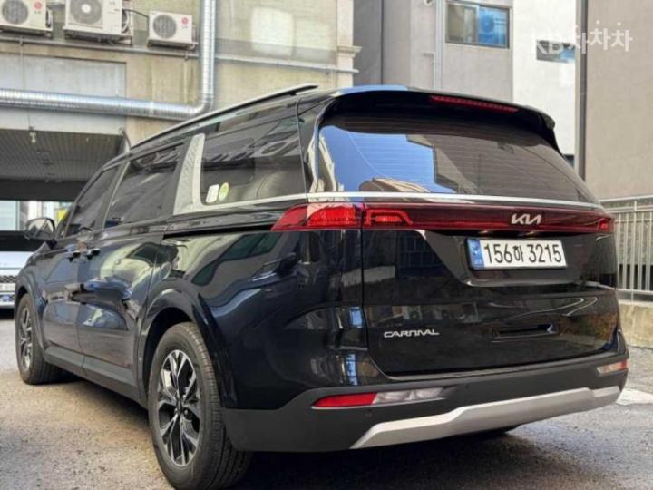 Kia Carnival D2.2 Prestige 6