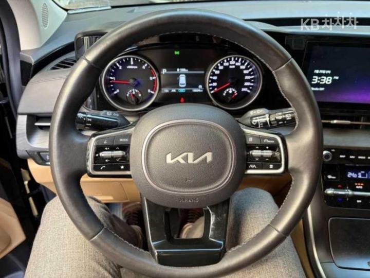Kia Carnival D2.2 Prestige 9