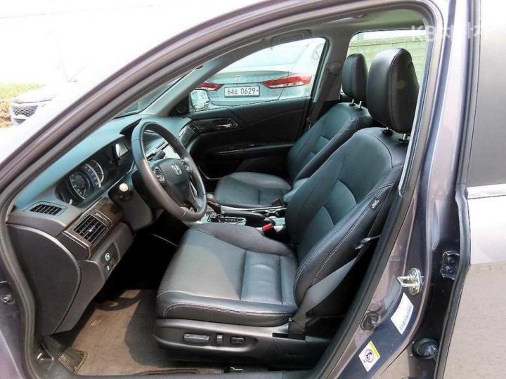 Honda Accord 2.4 Sedan 2008-2012 6