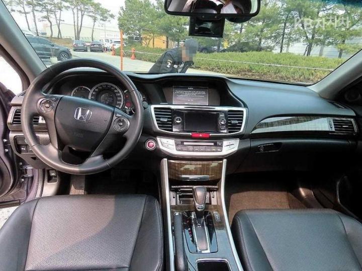 Honda Accord 2.4 Sedan 2008-2012 8