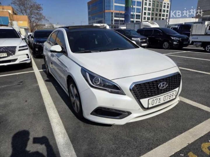 Hyundai Sonata LF Hybrid 2.0 HEV Premium 4
