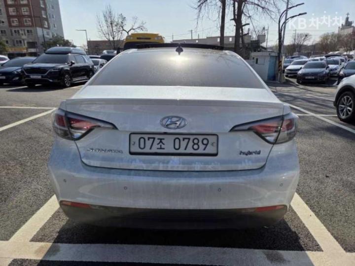 Hyundai Sonata LF Hybrid 2.0 HEV Premium 5