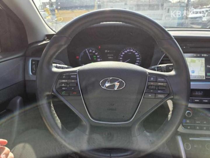 Hyundai Sonata LF Hybrid 2.0 HEV Premium 6