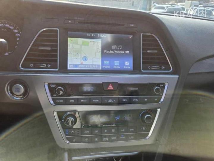 Hyundai Sonata LF Hybrid 2.0 HEV Premium 8