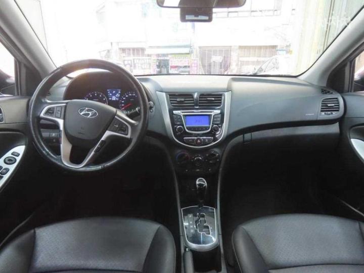 Hyundai Accent New 1.4 VVT Modern 8