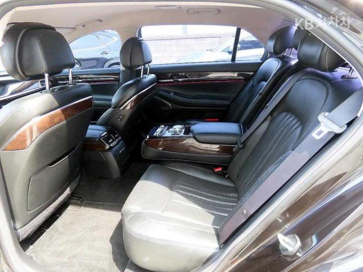 Genesis EQ900 3.8 GDI Luxury 7