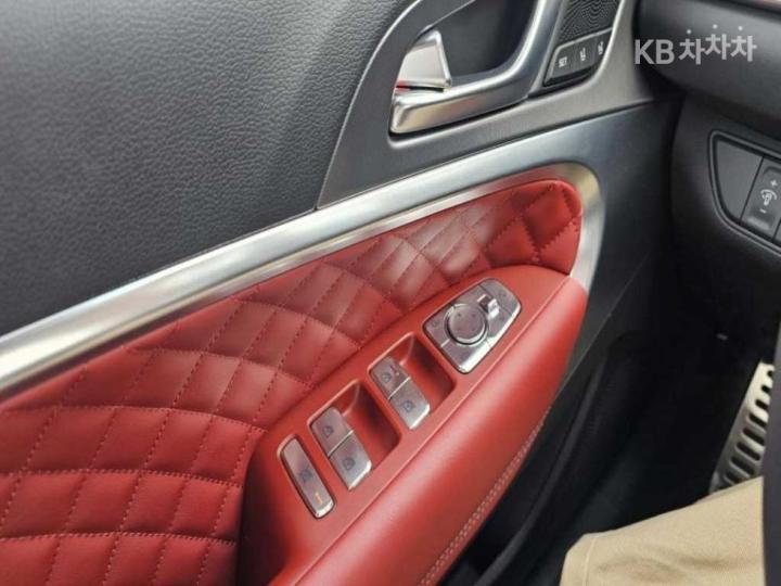 Genesis G70 3.3T Sport Package 9