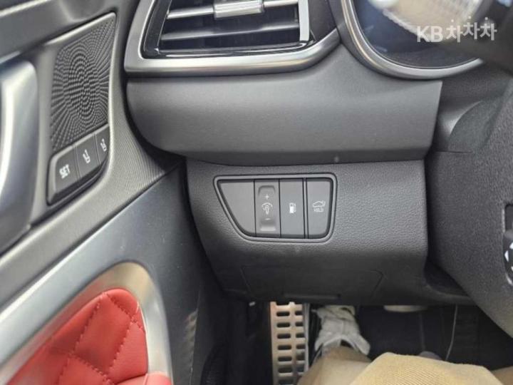 Genesis G70 3.3T Sport Package 10