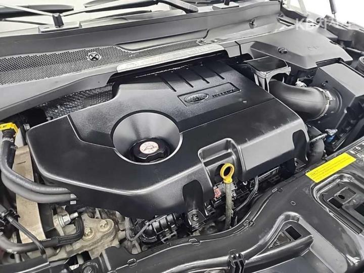 Land Rover Discovery Sport D180 S 6