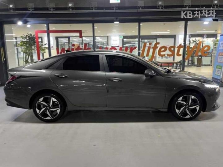 Hyundai Avante CN7 1.6 Gasoline Inspiration 4