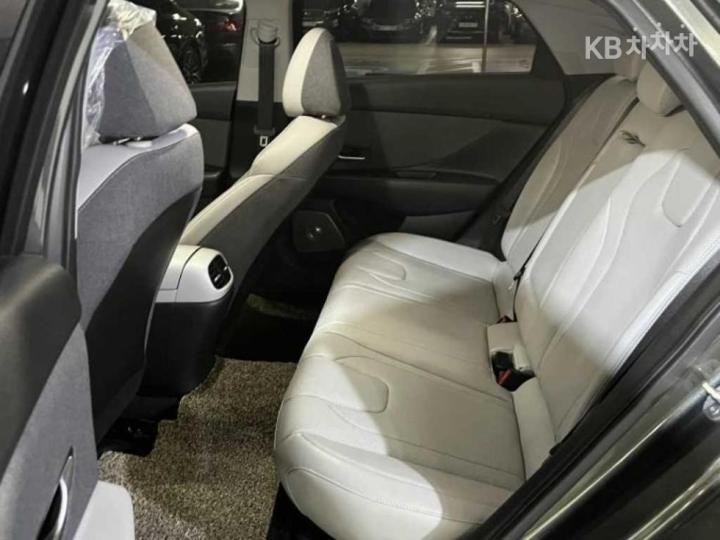 Hyundai Avante CN7 1.6 Gasoline Inspiration 7