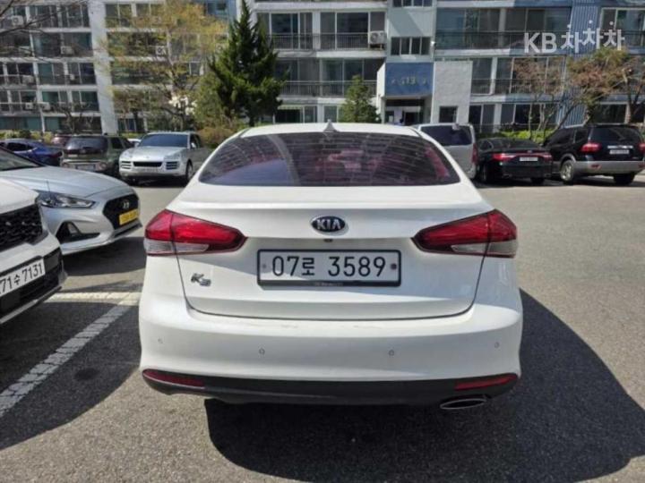 Kia K3 1.6 Gasoline Trendy Style 4