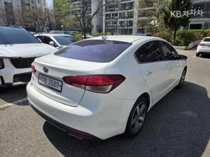 Kia K3 1.6 Gasoline Trendy Style 5