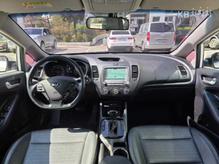 Kia K3 1.6 Gasoline Trendy Style 9