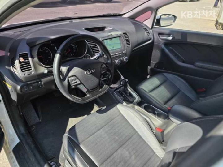 Kia K3 1.6 Gasoline Trendy Style 10