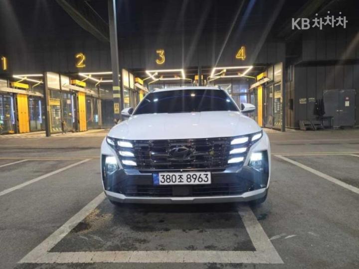 Hyundai Tucson NX4 Gasoline 1.6T 2WD Premium 3