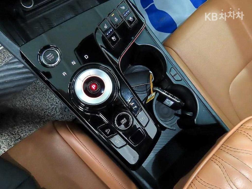 2022 - kia sportage