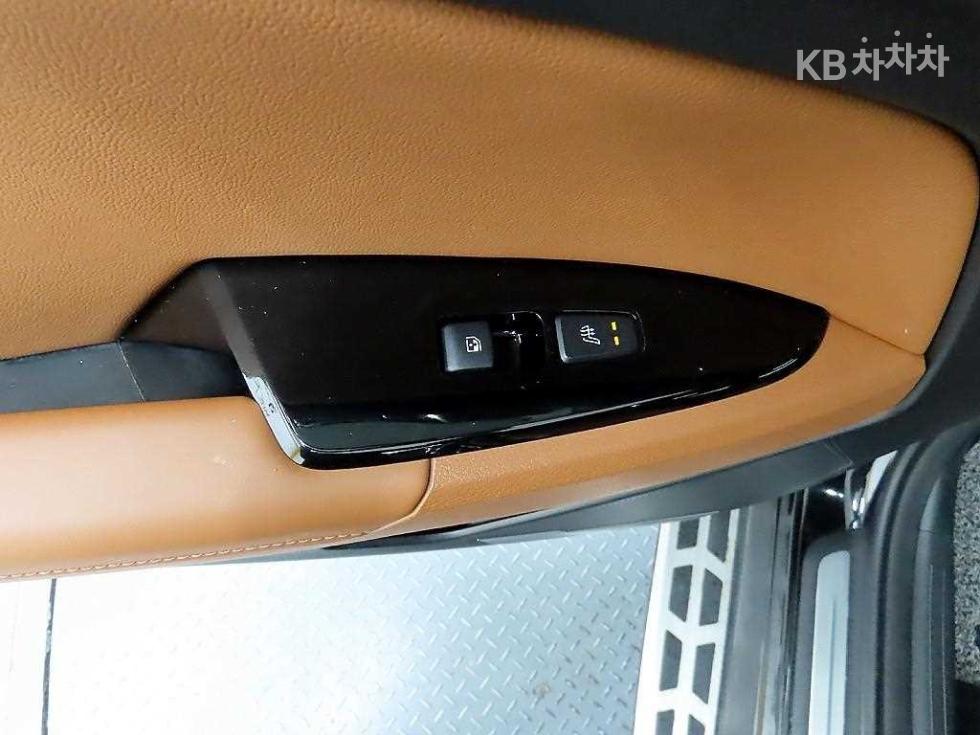 2022 - kia sportage