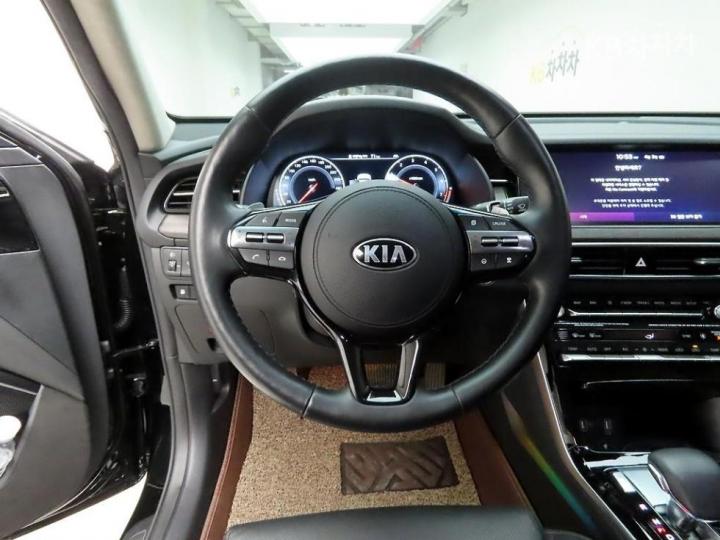 Kia K7 Premier 2.5 GDi Noblesse 8