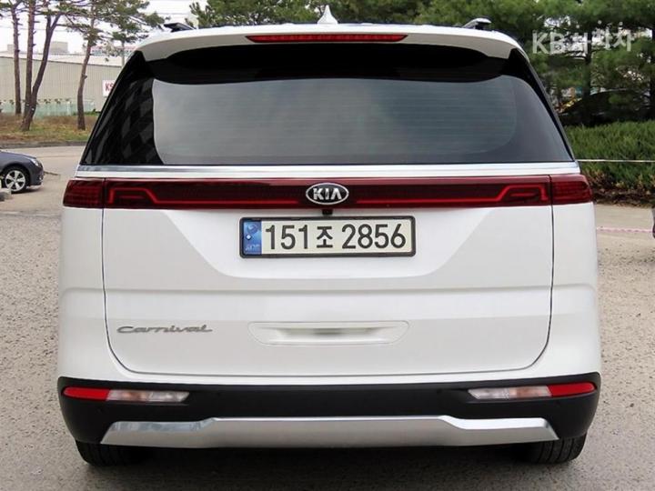 Kia Carnival D2.2 Signature 5