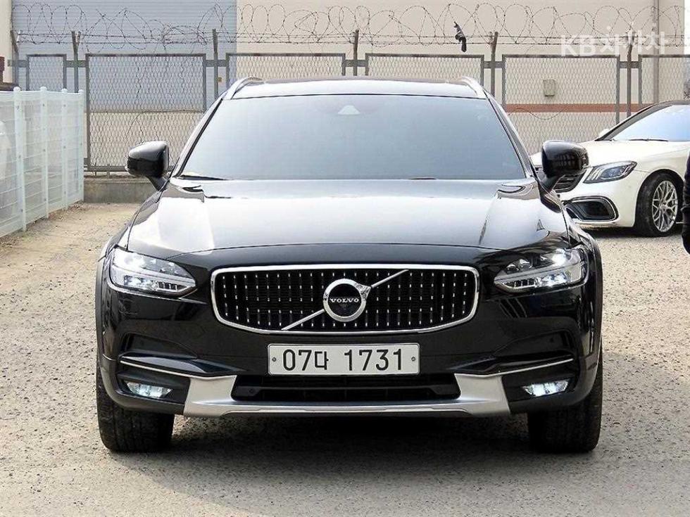 Volvo V90 CC D5 프로 AWD - фото 1