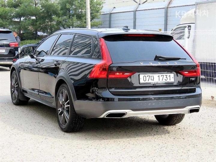 Volvo V90 CC D5 Pro AWD 4