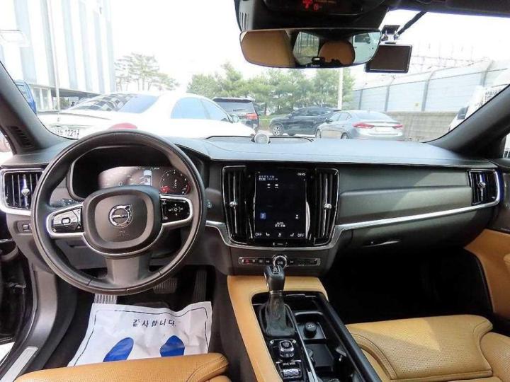 Volvo V90 CC D5 Pro AWD 7