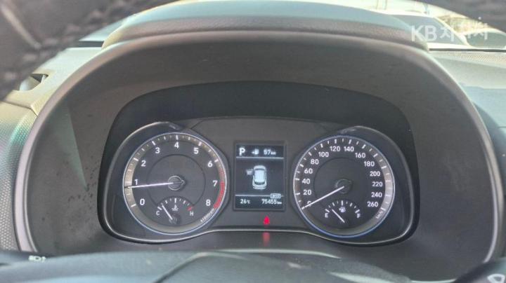 Hyundai Kona 1.6 Turbo Premium 6