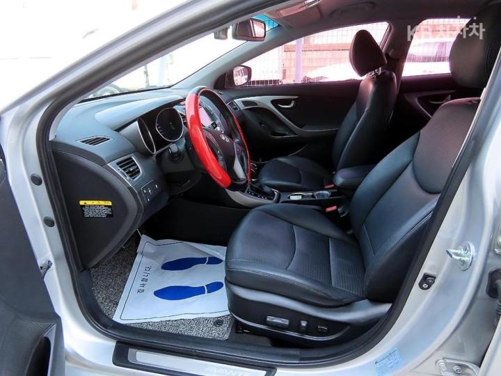 Hyundai Avante 1.6 GDi Premium Base Type 6