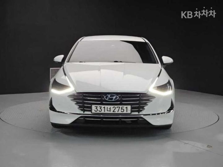 Hyundai Sonata DN8 2.0 Premium Family 2