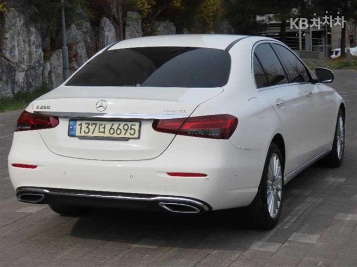Mercedes-Benz E-Class W213 E250 Exclusive 4