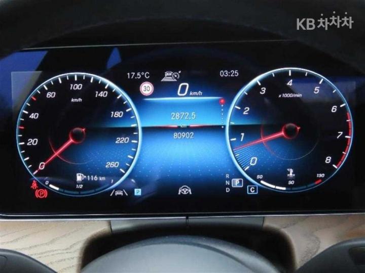 Mercedes-Benz E-Class W213 E250 Exclusive 6