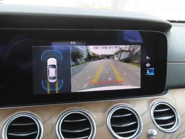 Mercedes-Benz E-Class W213 E250 Exclusive 10