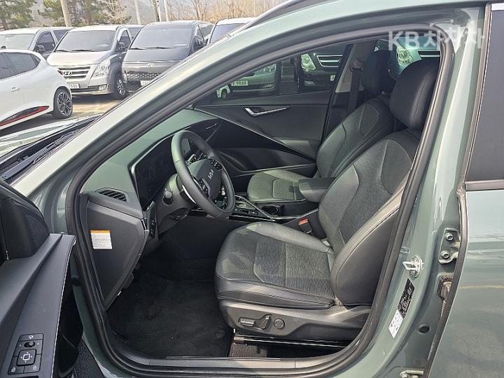 Kia Niro The 1.6 HEV Prestige 5