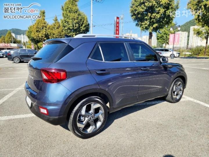 Hyundai Venue Gasoline 1.6 FLUX 4