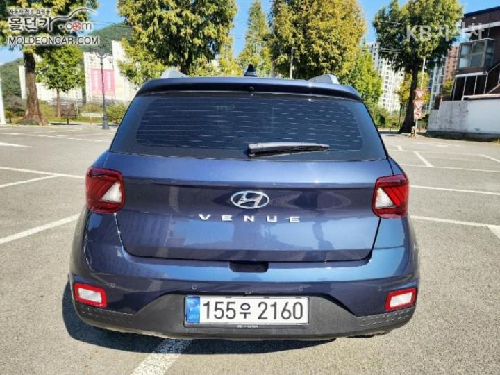 Hyundai Venue Gasoline 1.6 FLUX 5
