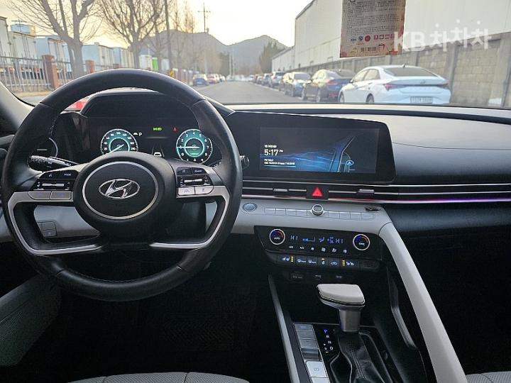 Hyundai Avante CN7 1.6 Gasoline Inspiration 7