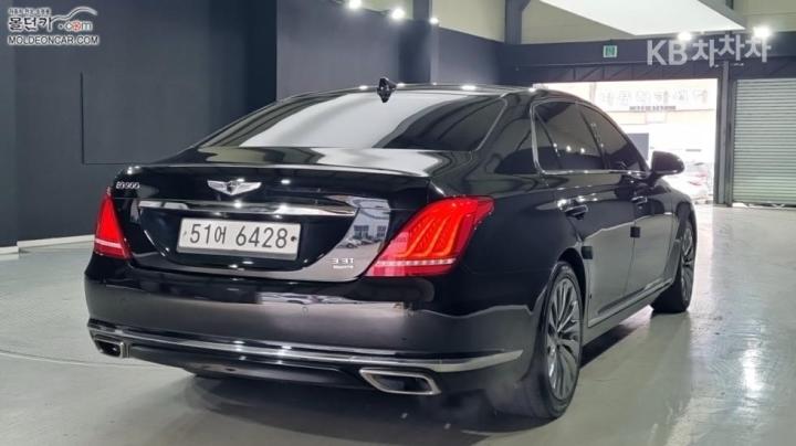 Genesis EQ900 3.3 T-GDI AWD Premium Luxury 3