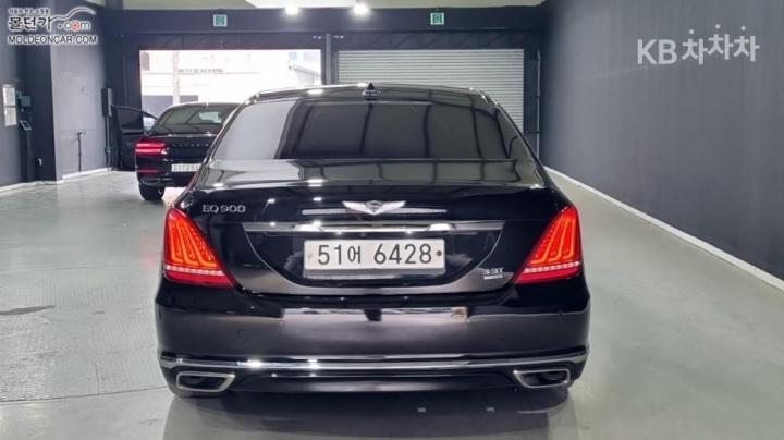 Genesis EQ900 3.3 T-GDI AWD Premium Luxury 5
