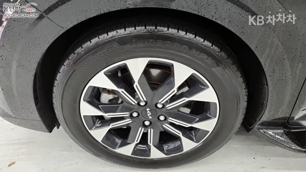 2023 - kia carnival