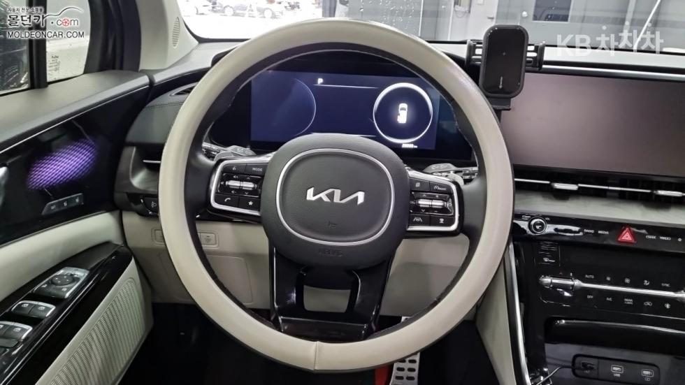 2023 - kia carnival