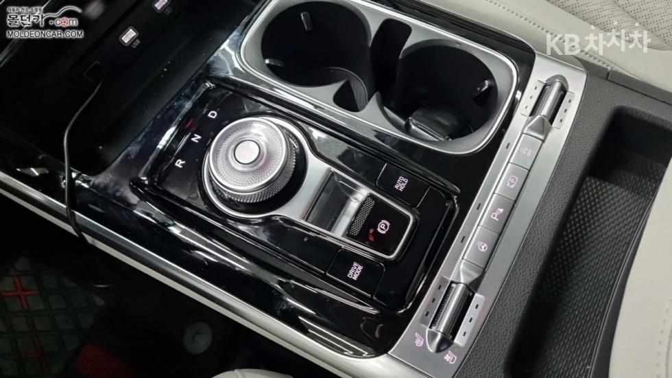 2023 - kia carnival