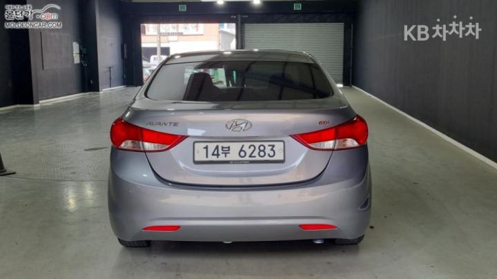 Hyundai Avante MD M16 GDI Modern 5