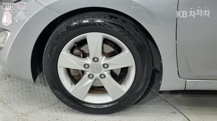 Hyundai Avante MD M16 GDI Modern 7