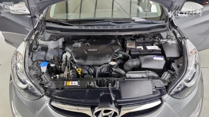 Hyundai Avante MD M16 GDI Modern 9