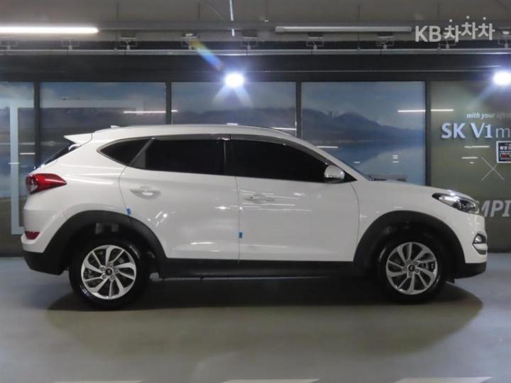 Hyundai Tucson Diesel e-VGT UⅡ 1.7 2WD Modern 4
