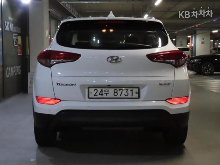 Hyundai Tucson Diesel e-VGT UⅡ 1.7 2WD Modern 6