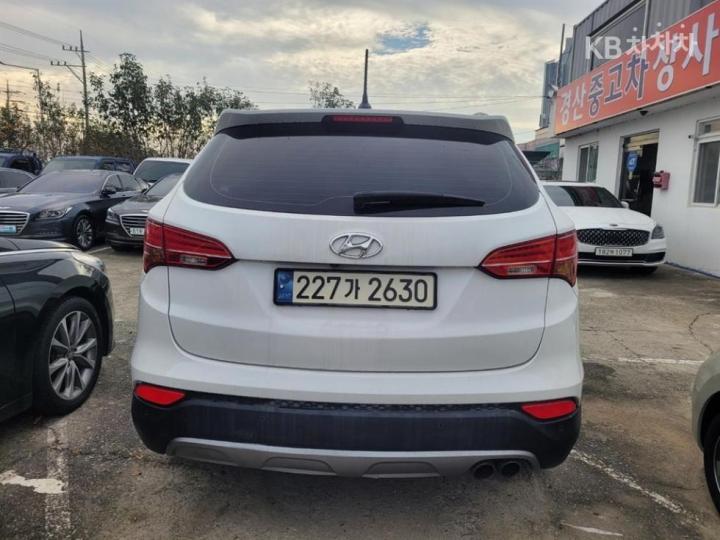 Hyundai Santa Fe DM R2.0 2WD EXCLUSIVE Base Type 4