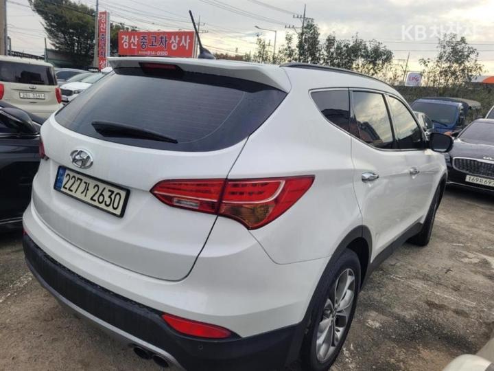 Hyundai Santa Fe DM R2.0 2WD EXCLUSIVE Base Type 5