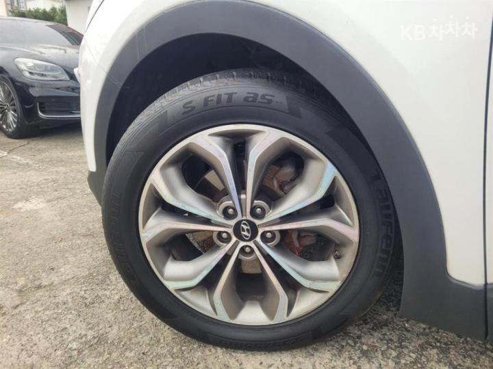 Hyundai Santa Fe DM R2.0 2WD EXCLUSIVE Base Type 7
